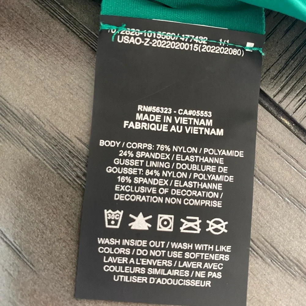 NWT Nike Highrise 7/8 Length InfinaSmooth Leggings with Pockets